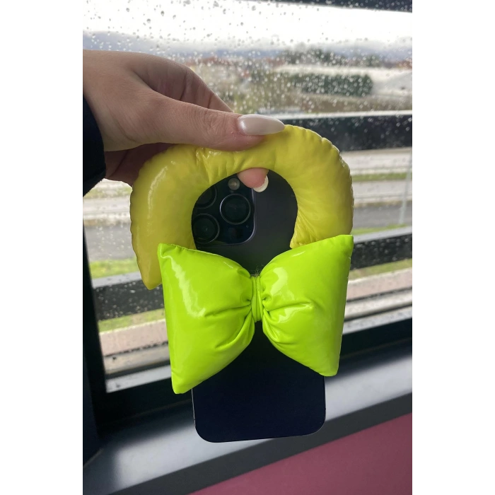 Yeşil Renk Fiyonk Figürlü Telefon Aksesuarı