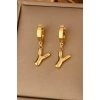 Altın Renk Y Harf Çelik Küpe (Çift)