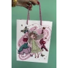 Beyaz Renk Kız Figürlü 3D Görünümlü Karton Çanta