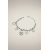 Gümüş Renk Zincir Detaylı Karışık Charmlı Çelik Bileklik