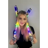 Siyah Ve Beyaz Renk Zebra Desenli Kulakları Oynayan Taç
