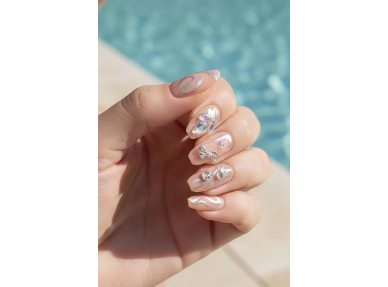 12li Bej Renk Taş Detaylı Takma Tırnak Set (Yapıştırıcılı)