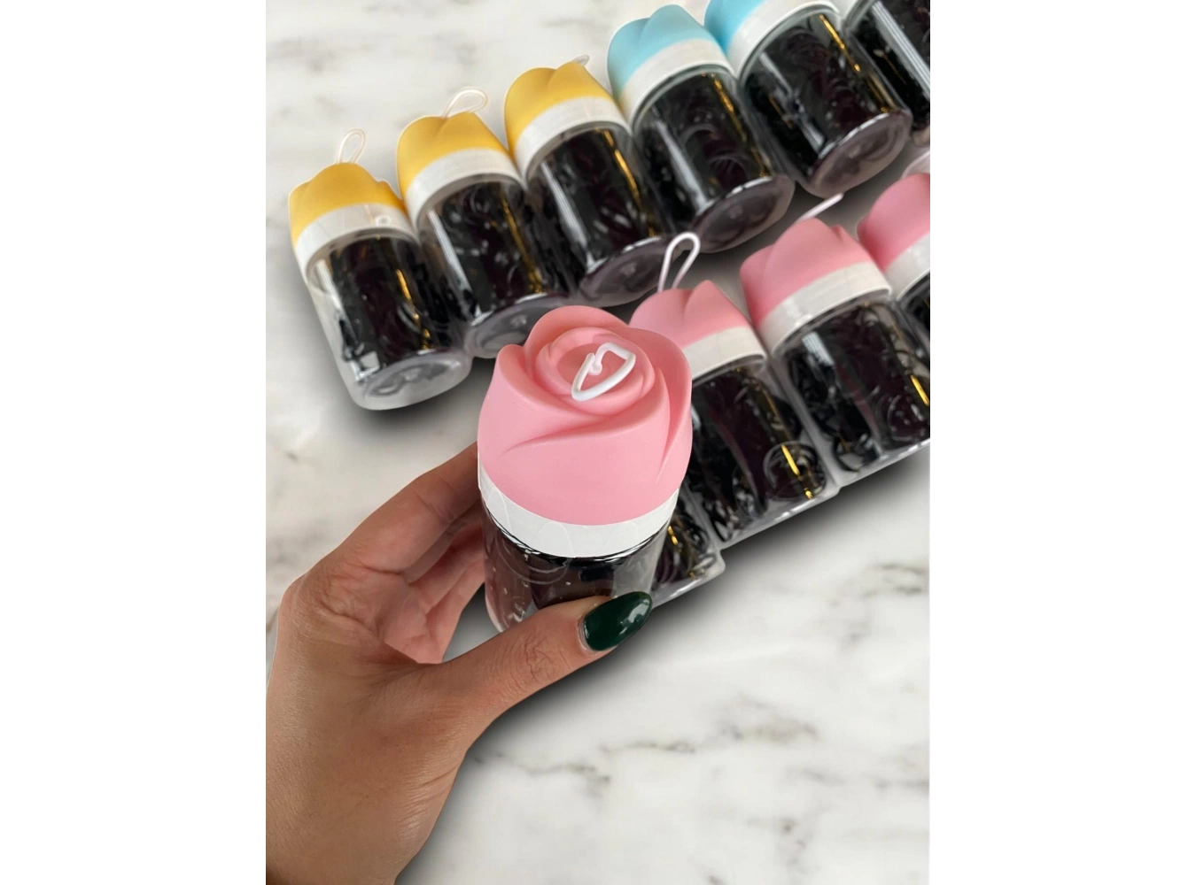 12li Gül Figürlü Siyah Renk Perma Lastik Toka