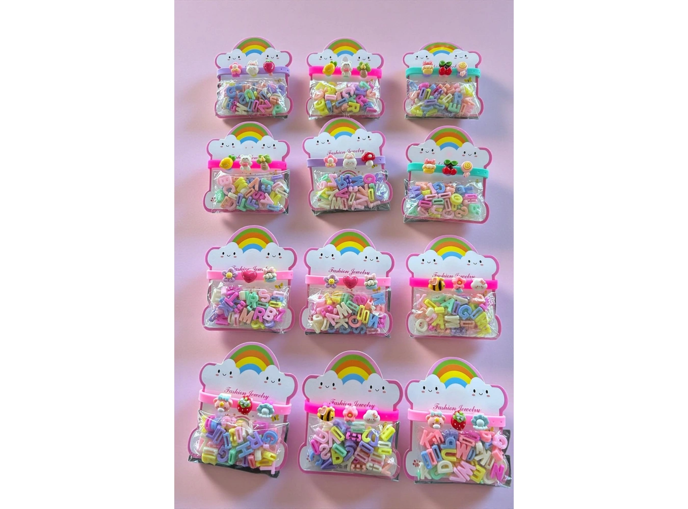 12li Karışık Figürlü Charmlı Çocuk Bileklik Set
