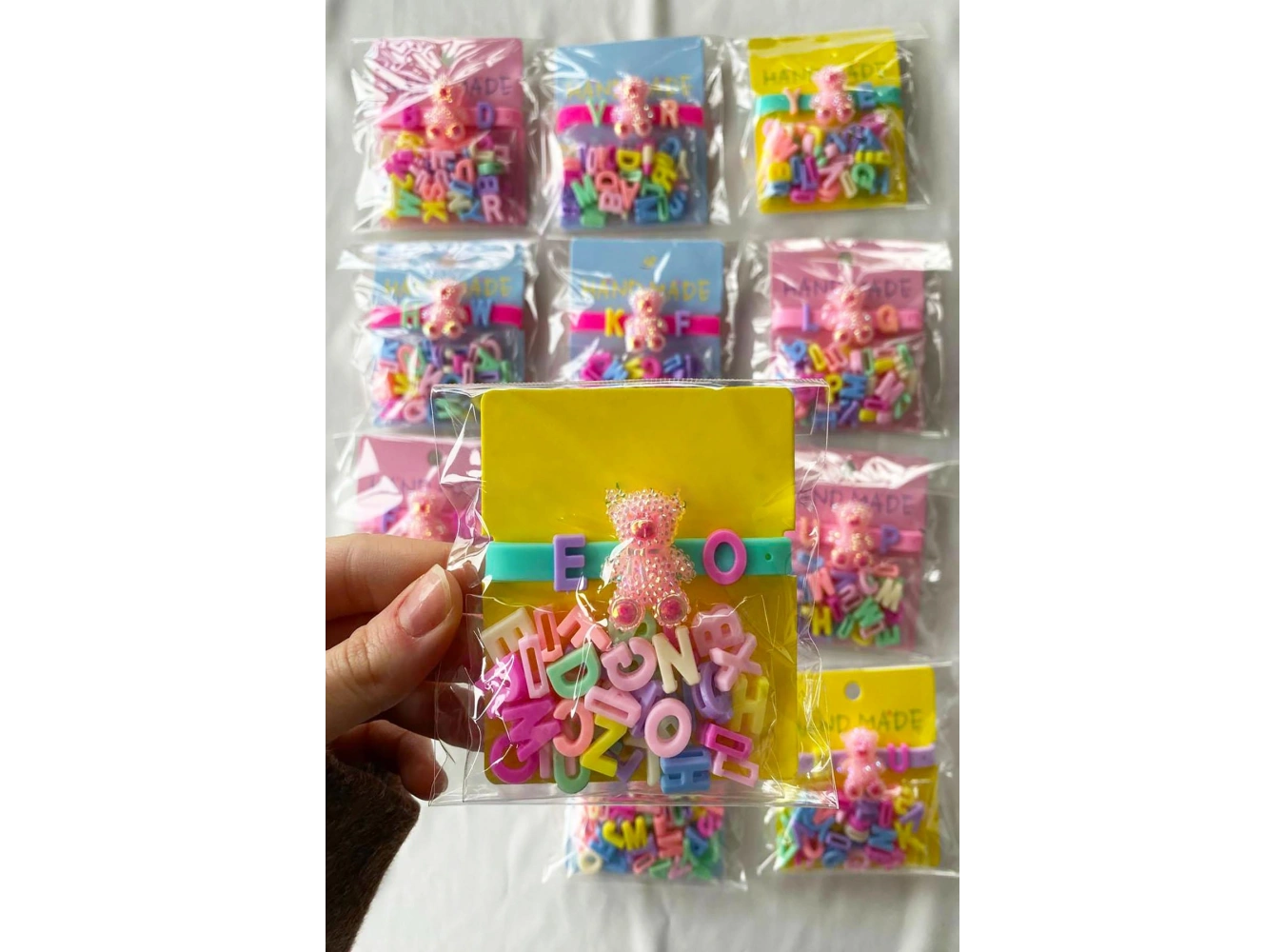 12li Karışık Figürlü Charmlı Çocuk Bileklik Set