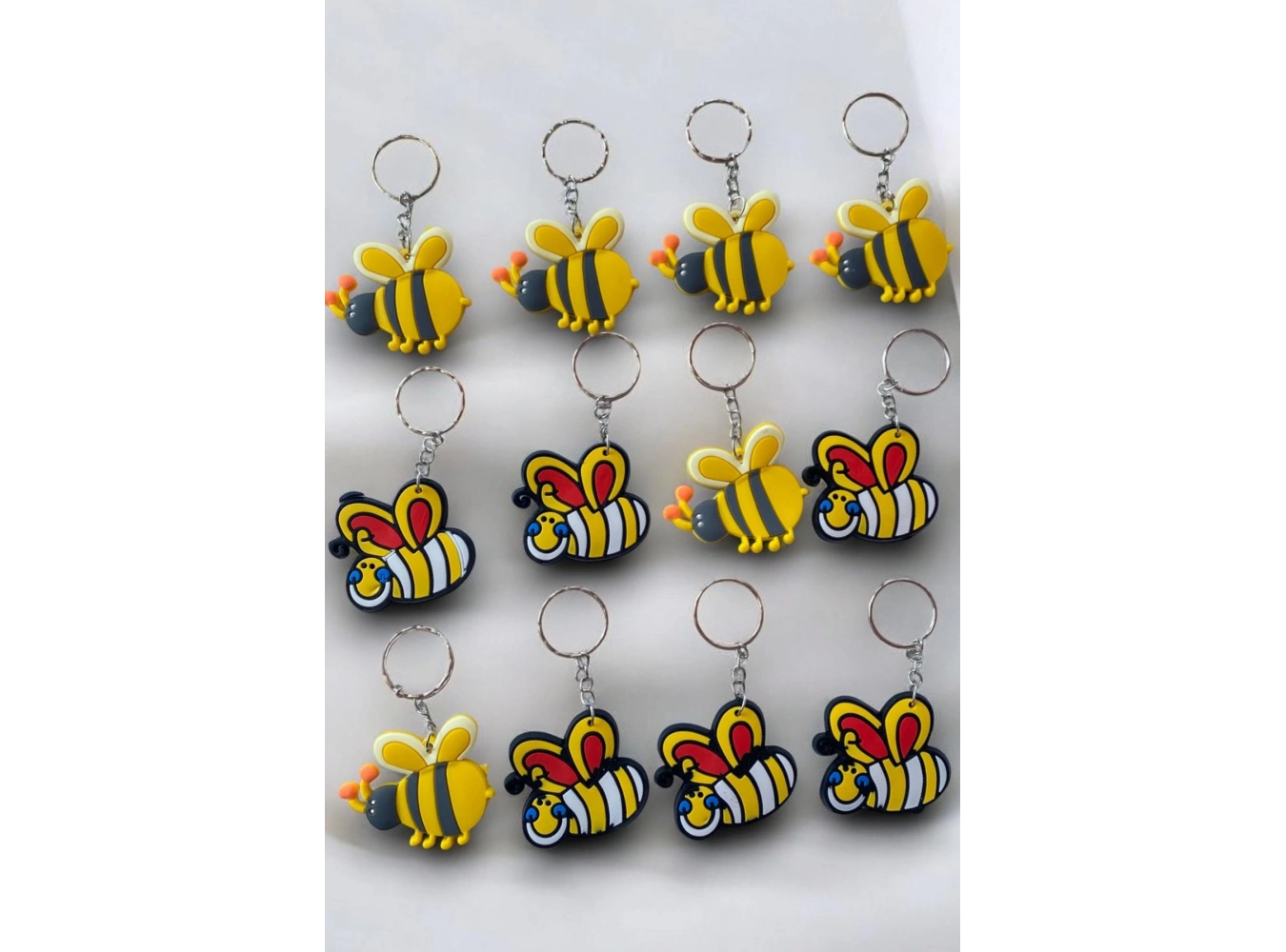 12li Karışık Renk Arı Figürlü Anahtarlık Set