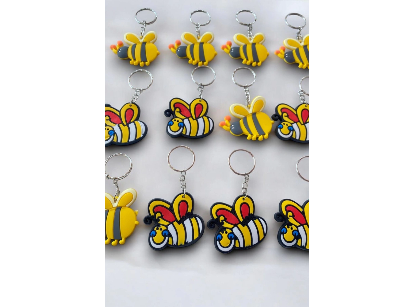 12li Karışık Renk Arı Figürlü Anahtarlık Set