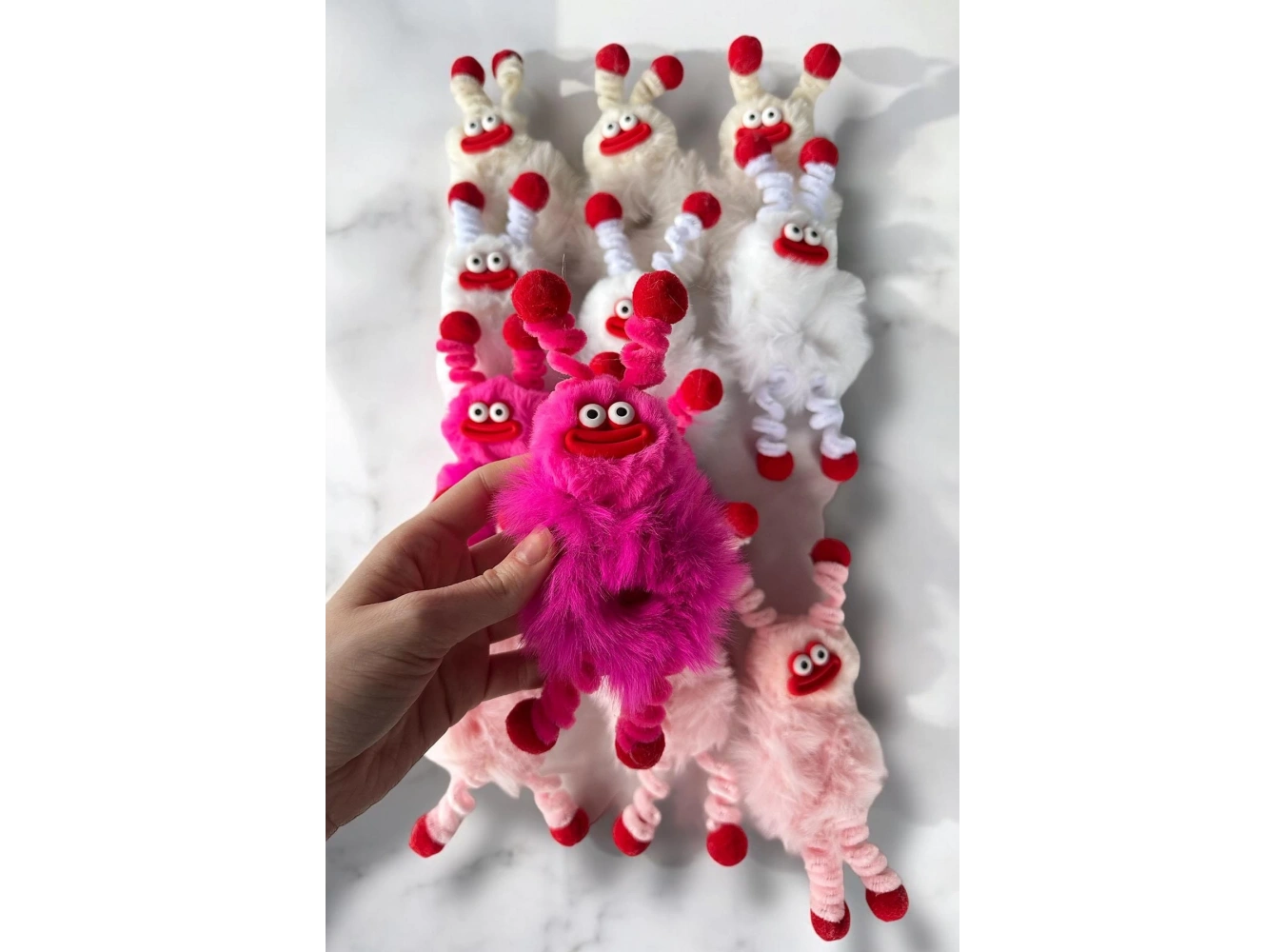 12li Karışık Renk Canavar Figürlü Peluş Simit Toka Set