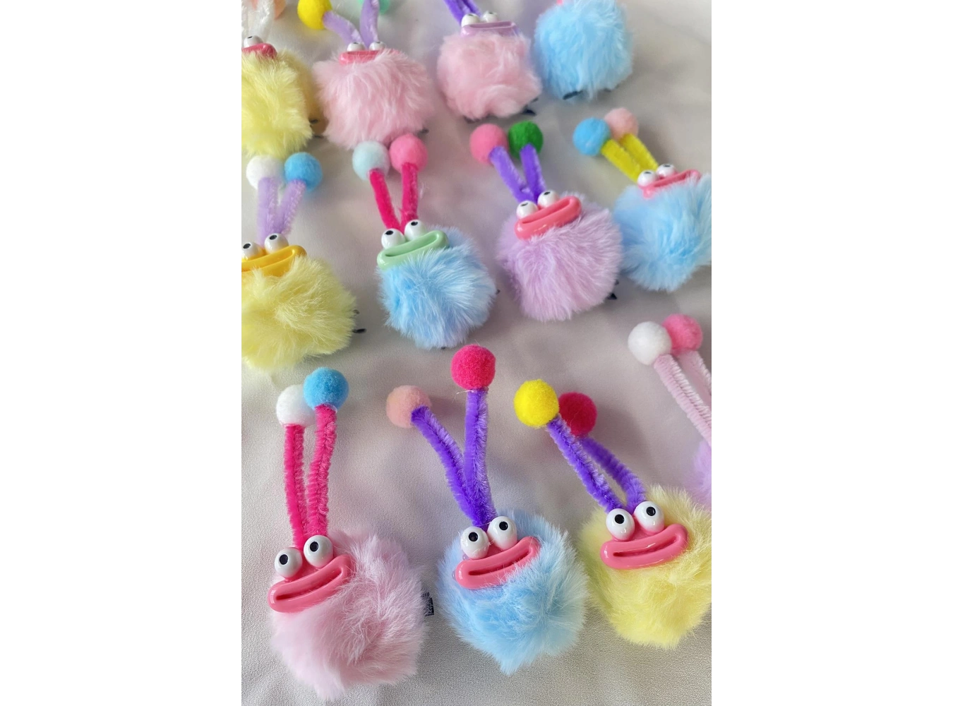 12li Karışık Renk Canavar Figürlü Yan Toka Set