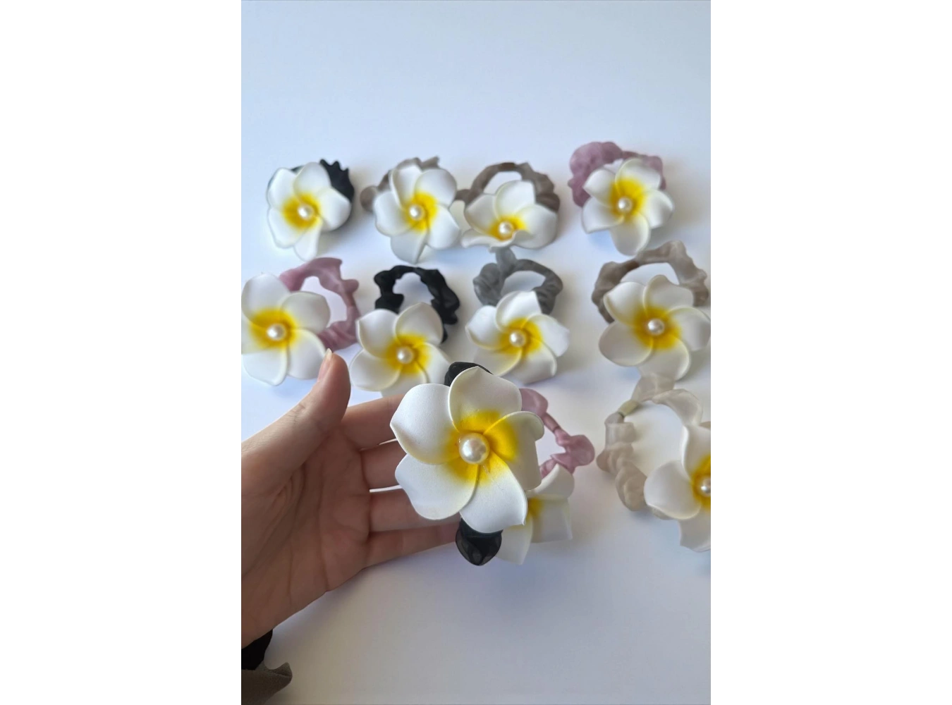 12li Karışık Renk Çiçek Figürlü Lastik Toka Set