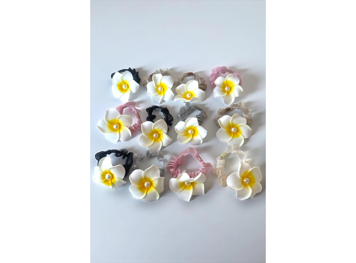 12li Karışık Renk Çiçek Figürlü Lastik Toka Set