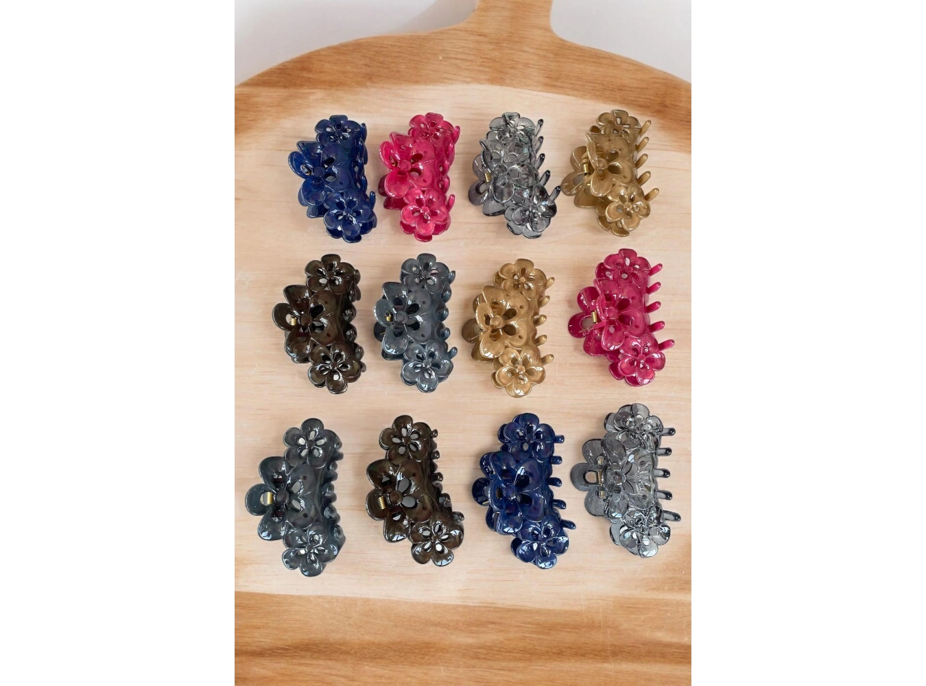 12li Karışık Renk Çiçek Figürlü Toka Set