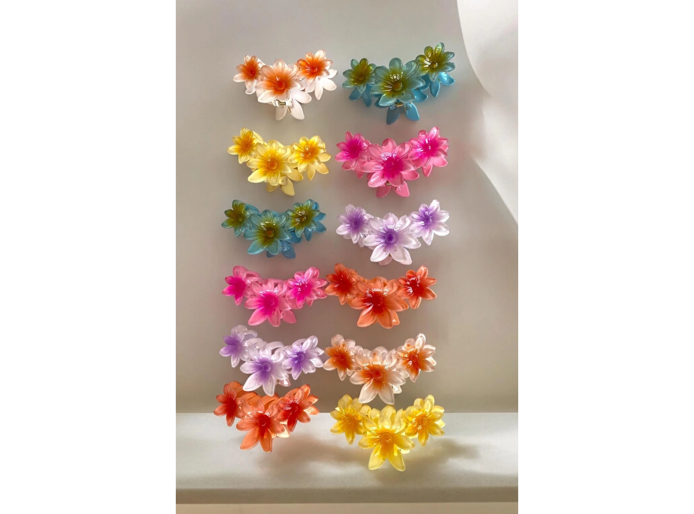 12li Karışık Renk Çiçek Figürlü Toka Set