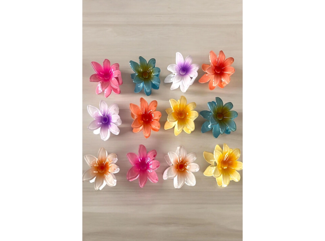 12li Karışık Renk Çiçek Figürlü Toka Set