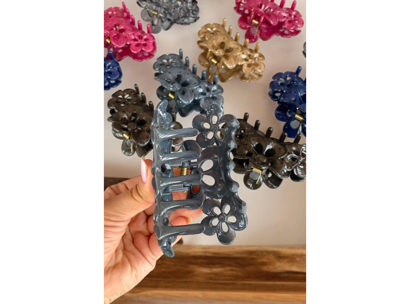 12li Karışık Renk Çiçek Figürlü Toka Set