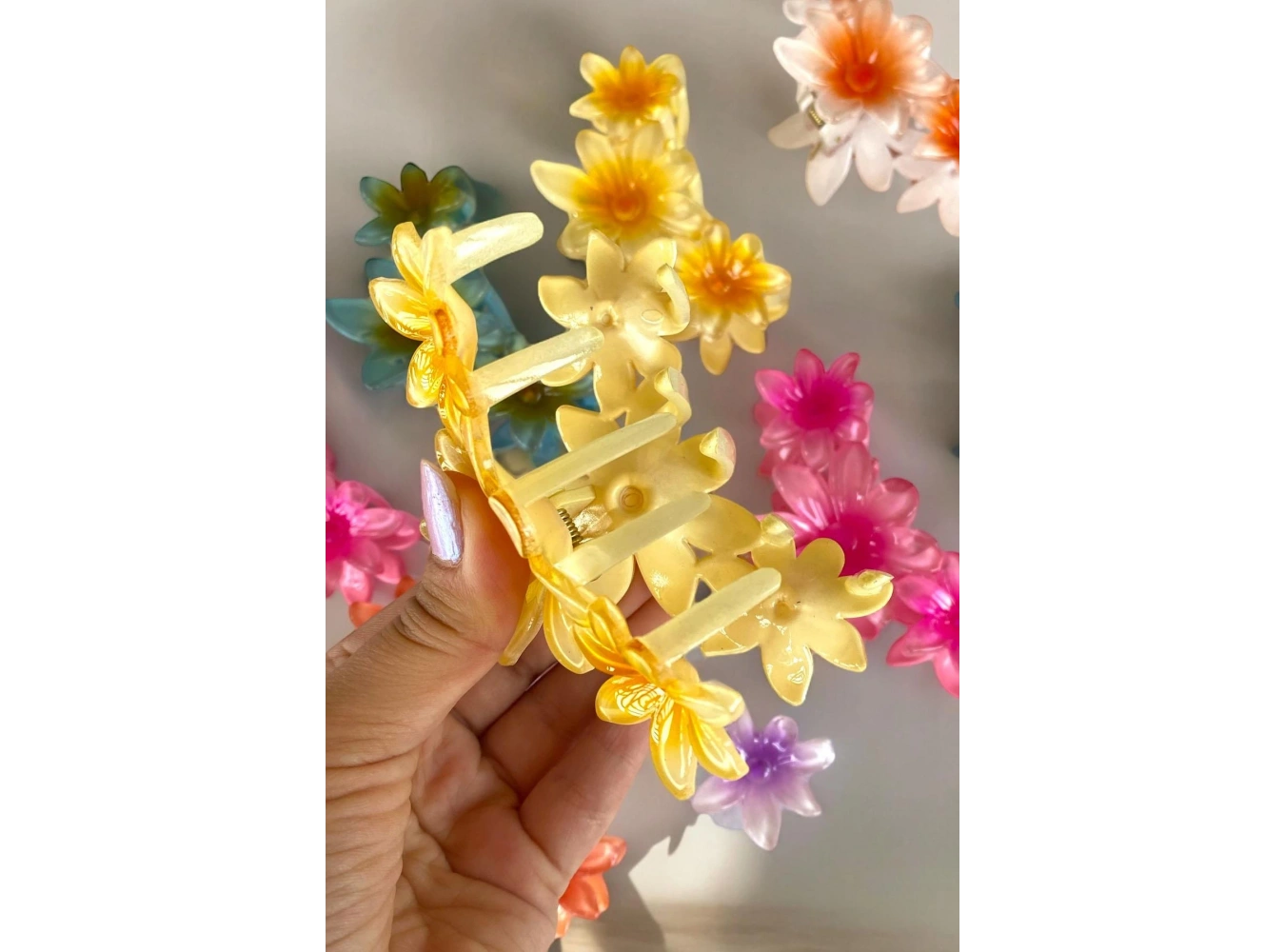 12li Karışık Renk Çiçek Figürlü Toka Set