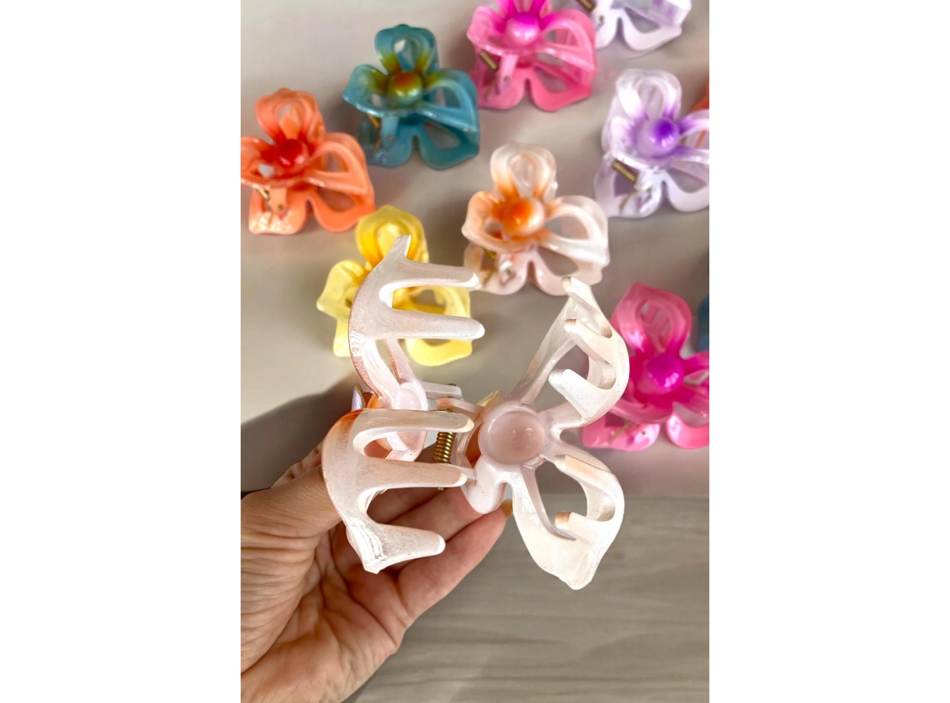 12li Karışık Renk Çiçek Figürlü Toka Set