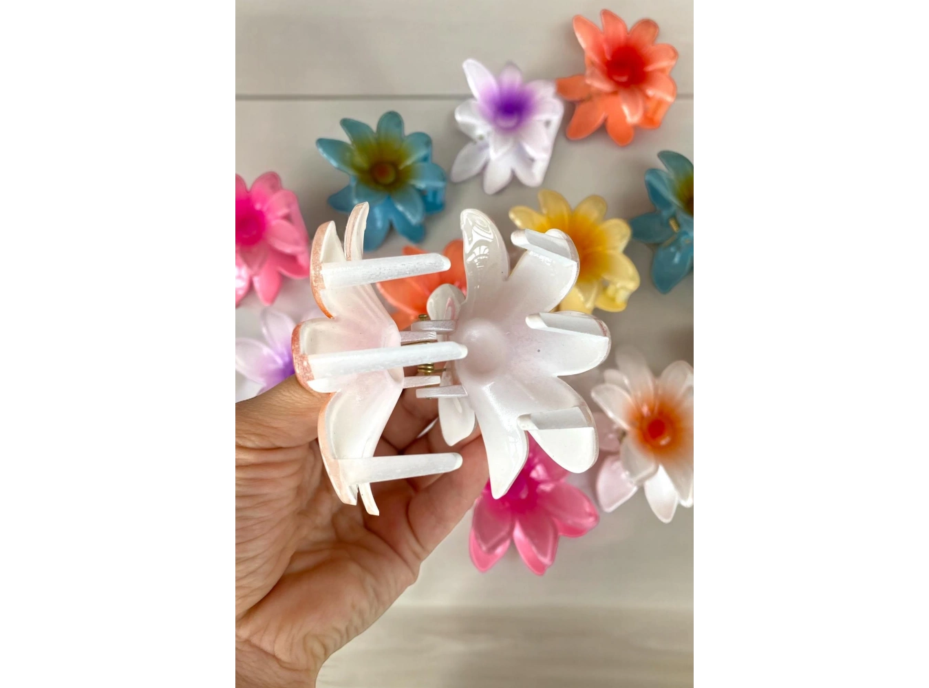 12li Karışık Renk Çiçek Figürlü Toka Set