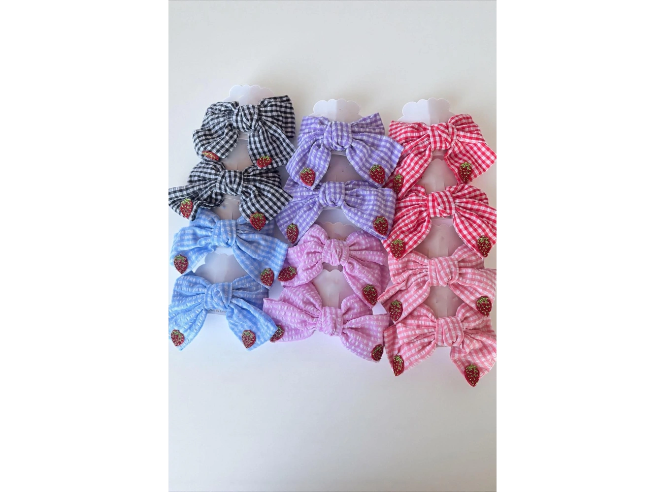 12li Karışık Renk Çilek Figürlü Otomat Toka Set