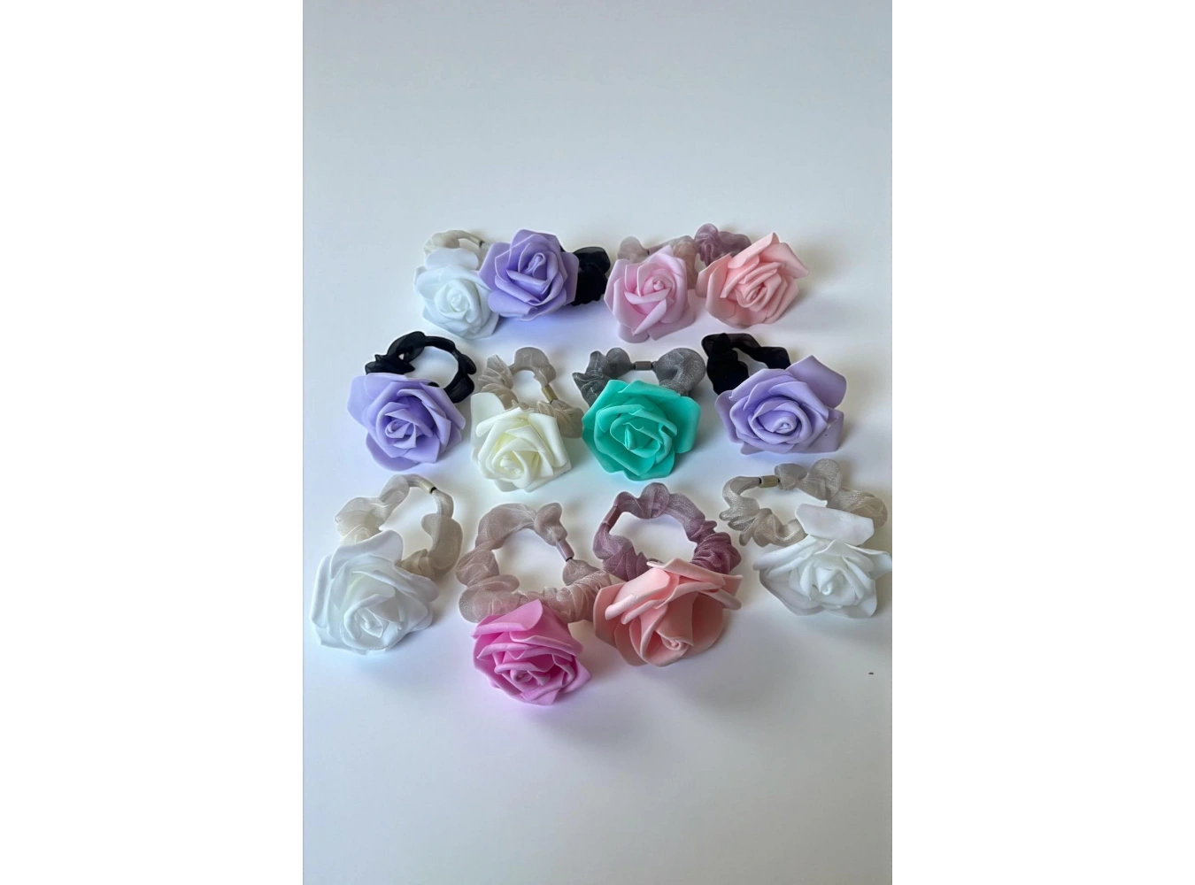 12li Karışık Renk Gül Figürlü Lastik Toka Set