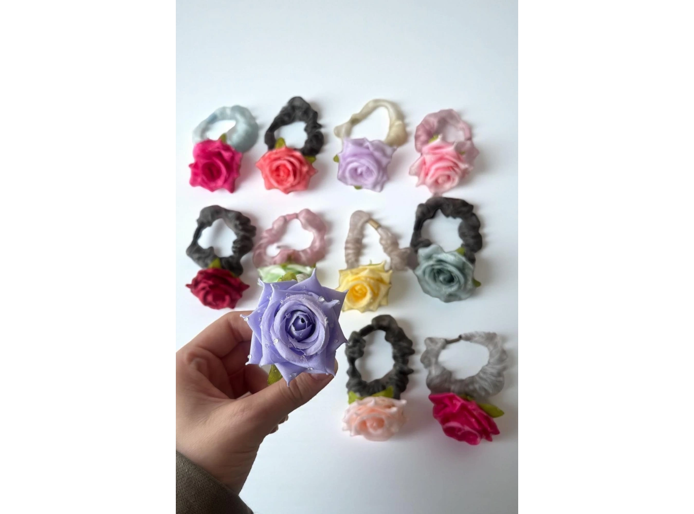 12li Karışık Renk Gül Figürlü Lastik Toka Set