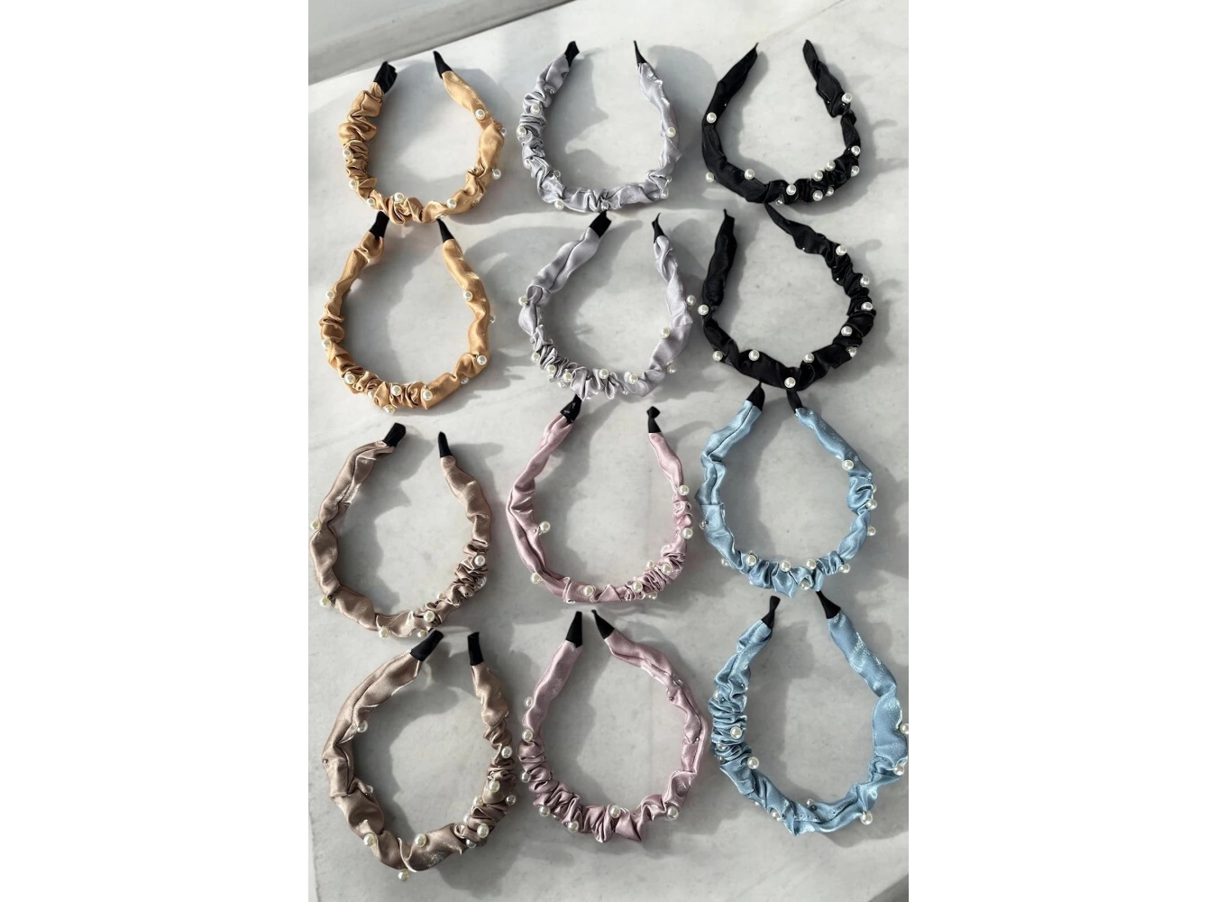 12li Karışık Renk İnci Detaylı Büzgü Detaylı Taç