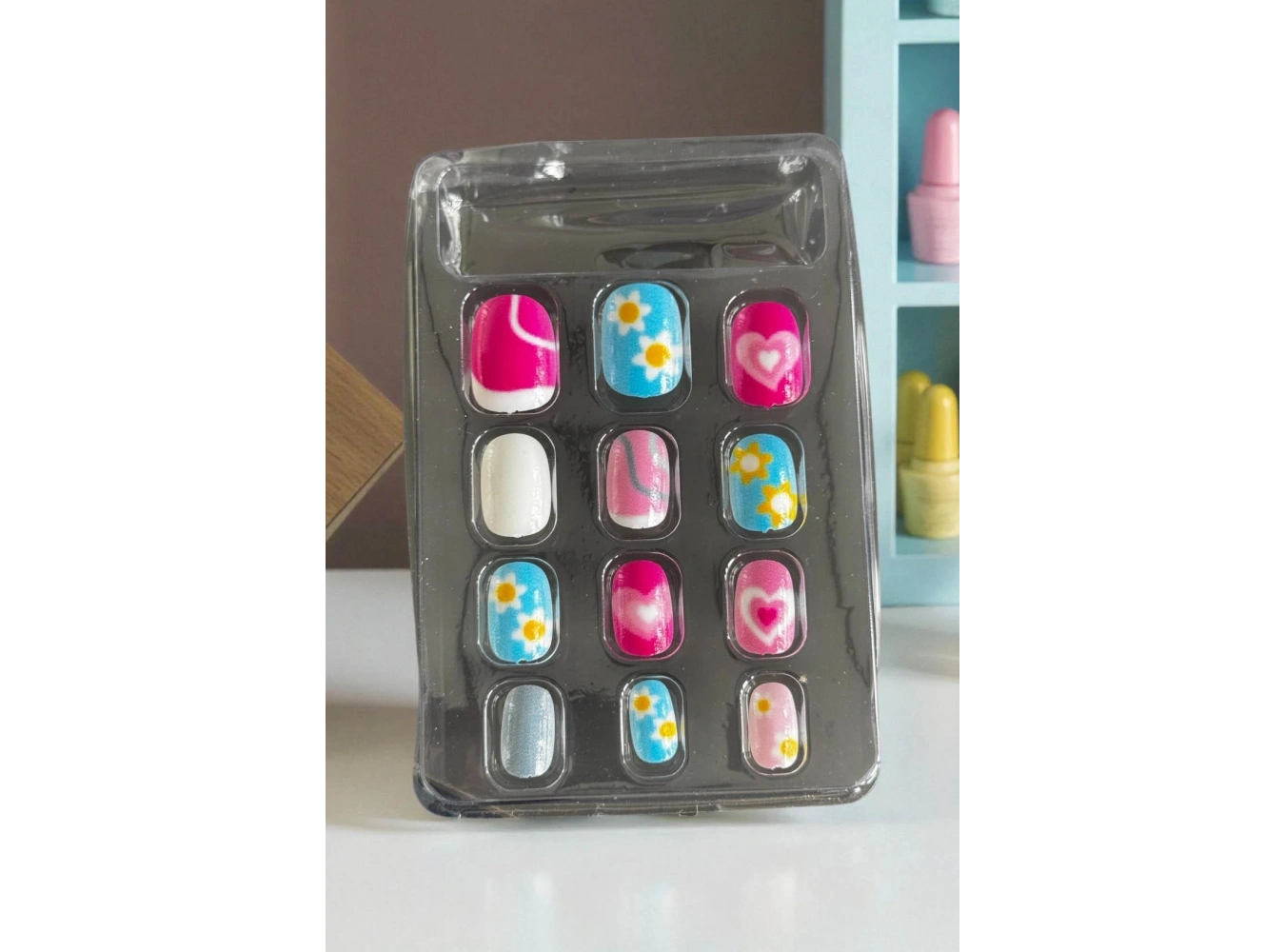 12li Karışık Renk Karışık Figürlü Çocuk Takma Tırnak