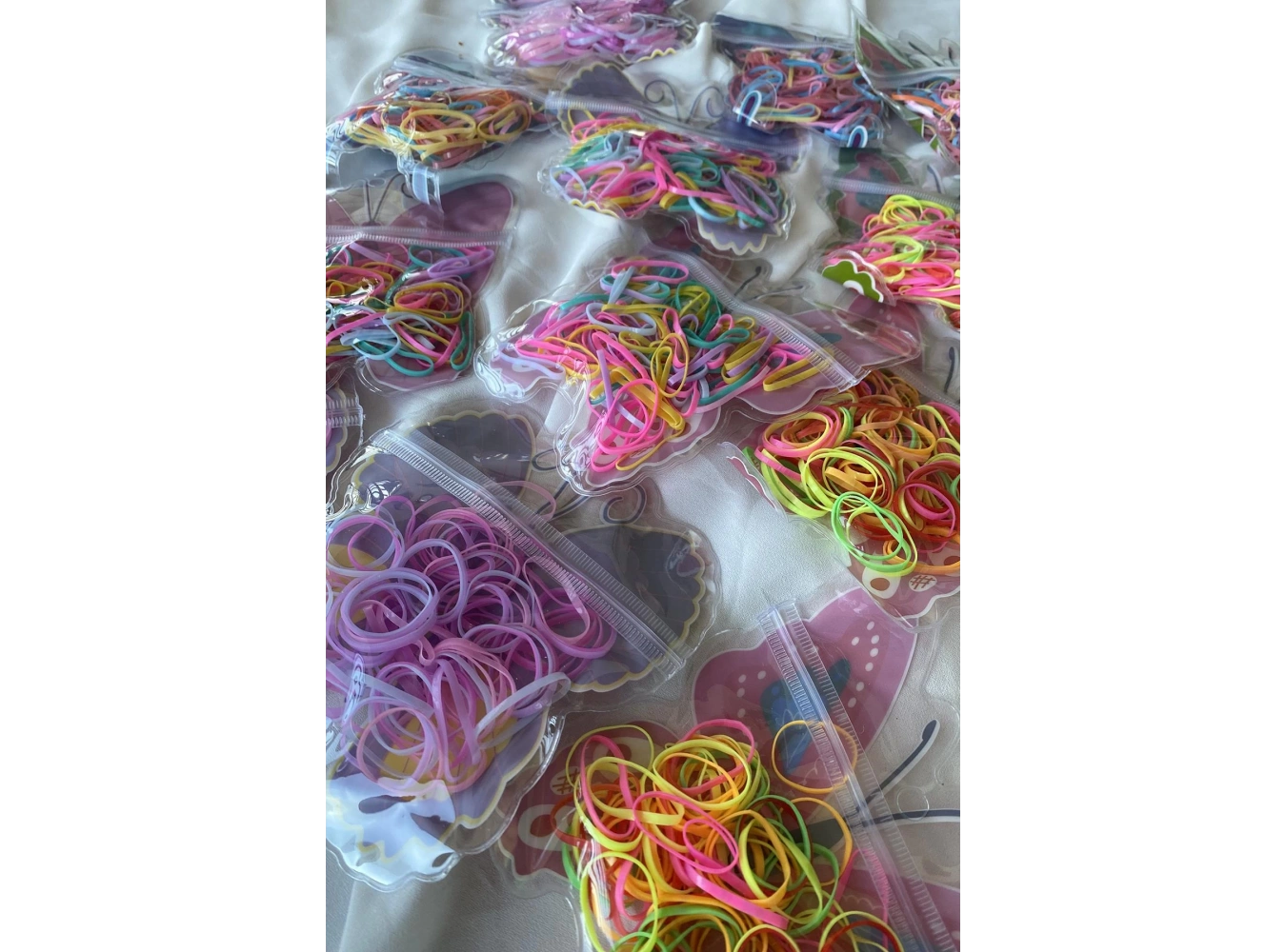 12li Karışık Renk Kelebek Figürlü Lastik Toka Set