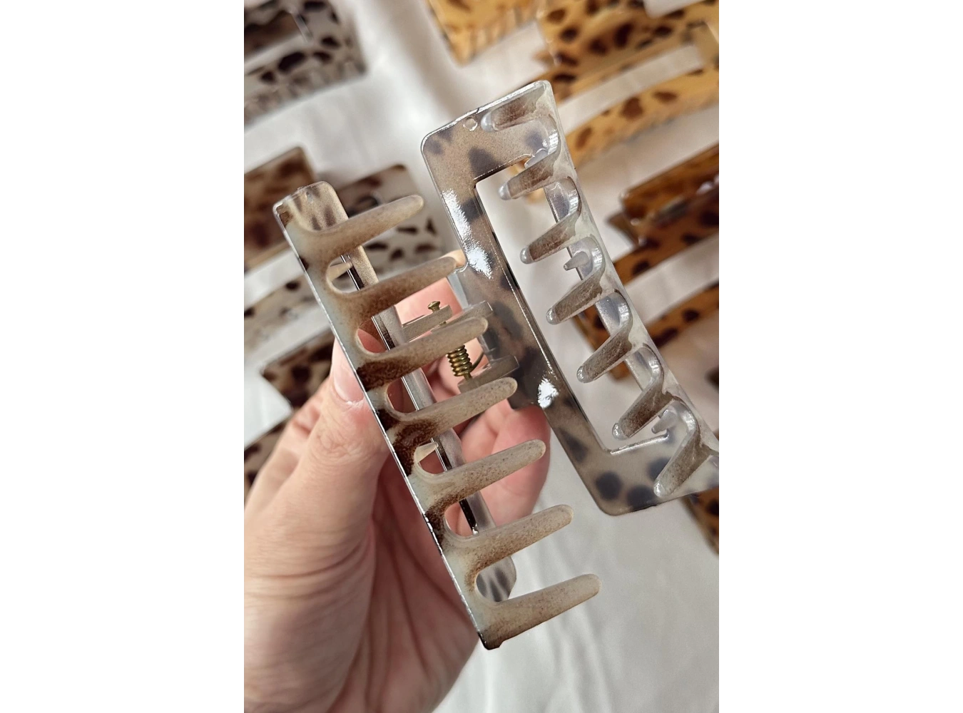 12li Karışık Renk Leopar Desenli Kemik Mandal Toka