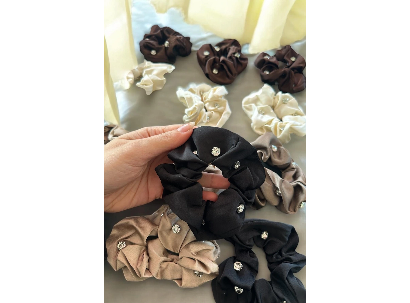 12li Karışık Renk Taş Detaylı Simit Toka Set