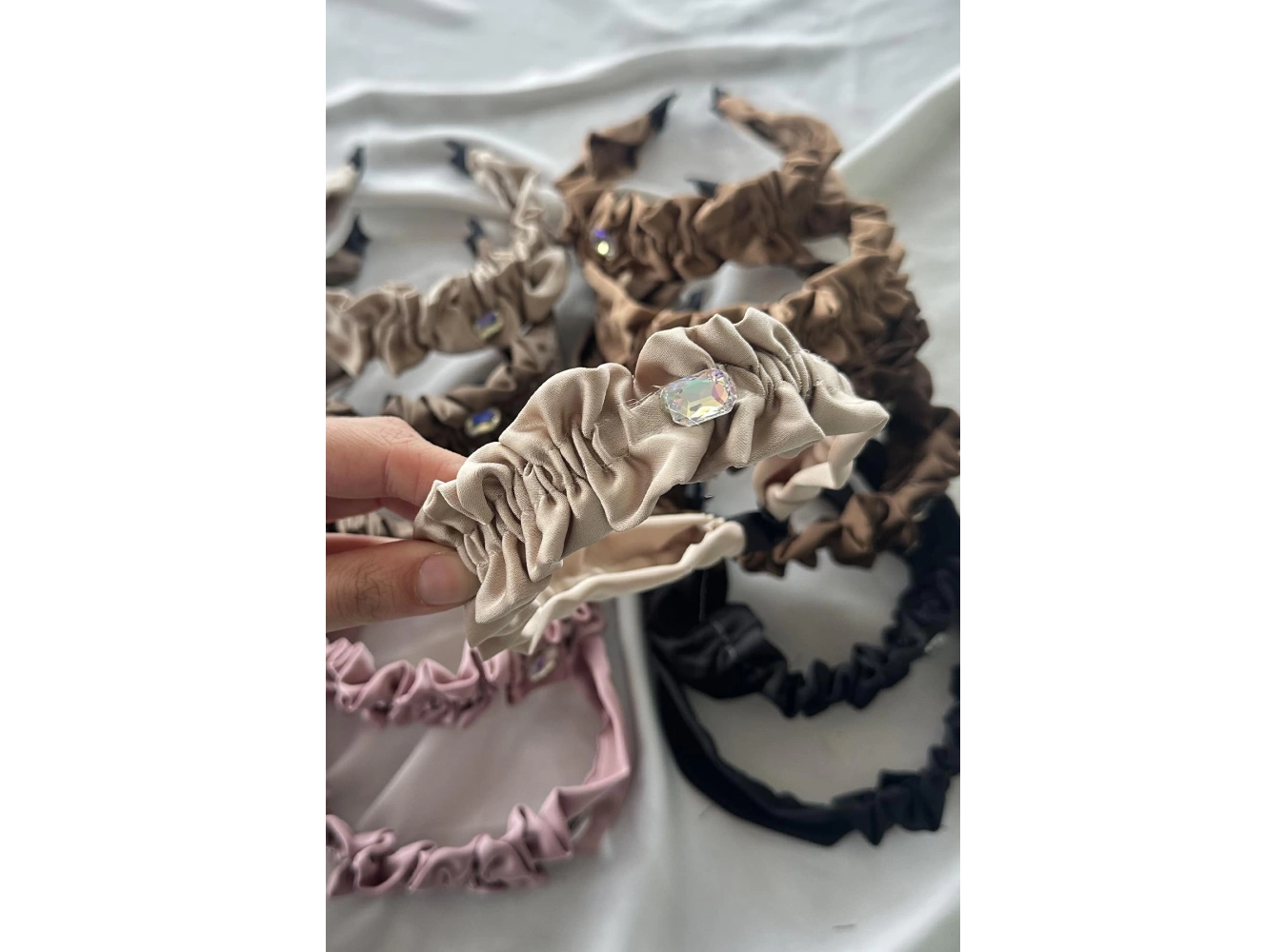 12li Karışık Renk Taş Detaylı Taç Set