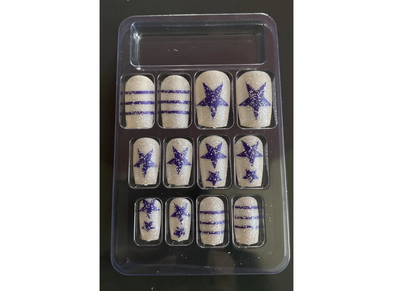 12li Mor Ve Beyaz Renk Yıldız Figürlü Takma Tırnak Seti