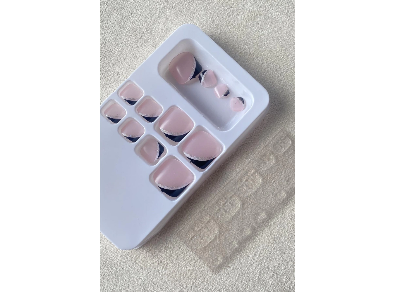 12li Pembe Ve Siyah Renk Ayak Takma Tırnak