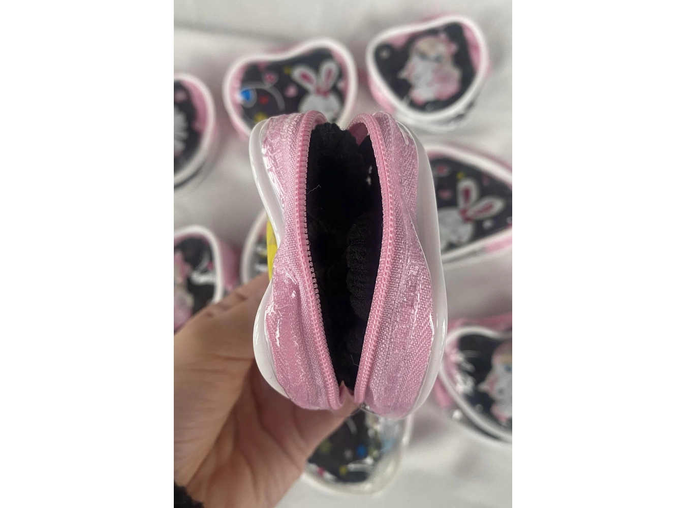 12li Siyah Renk Figürlü Çocuk Toka