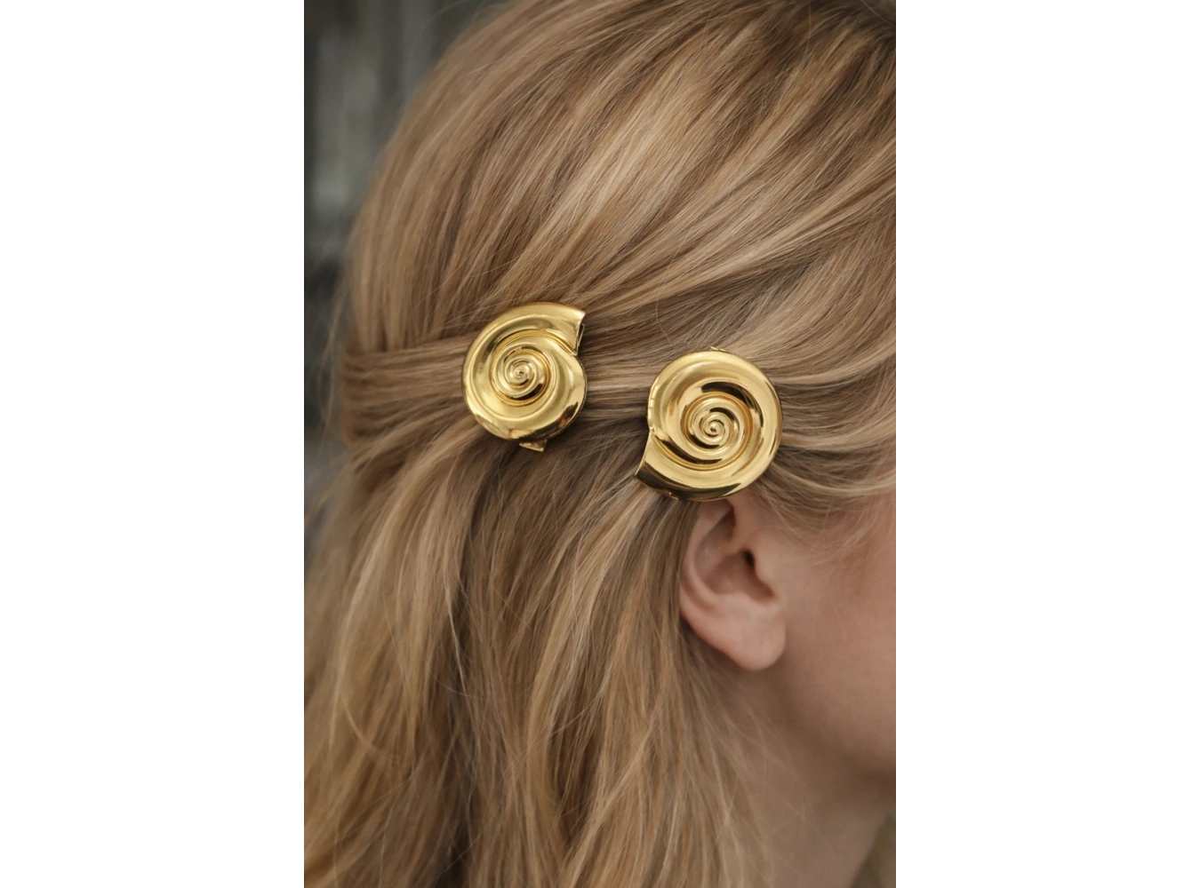 2li Altın Renk Deniz Kabuğu Figürlü Yan Toka