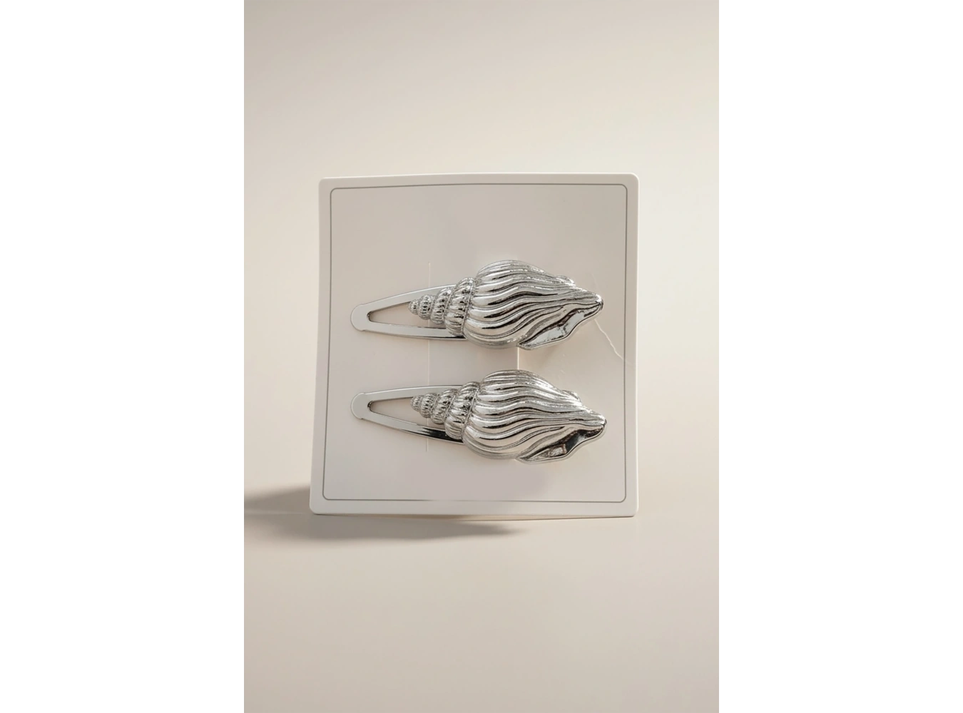 2li Gümüş Renk Deniz Kabuğu Figürlü Yan Toka