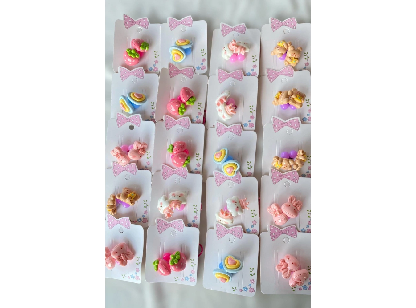 20li Karışık Renk Karışık Figürlü Lastik Toka Set