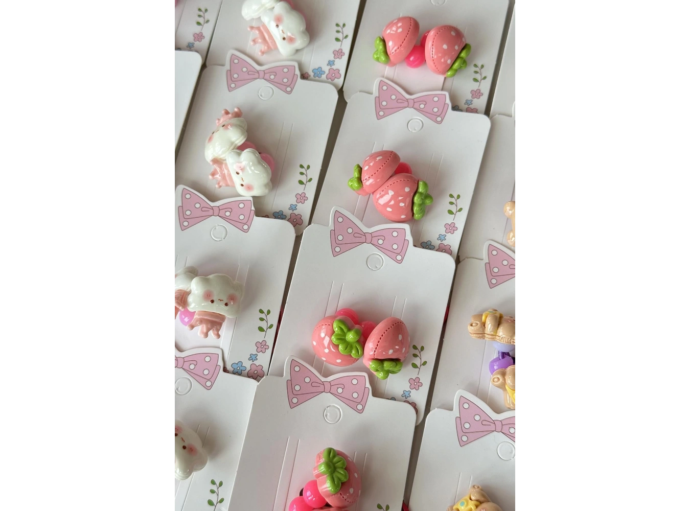 20li Karışık Renk Karışık Figürlü Lastik Toka Set