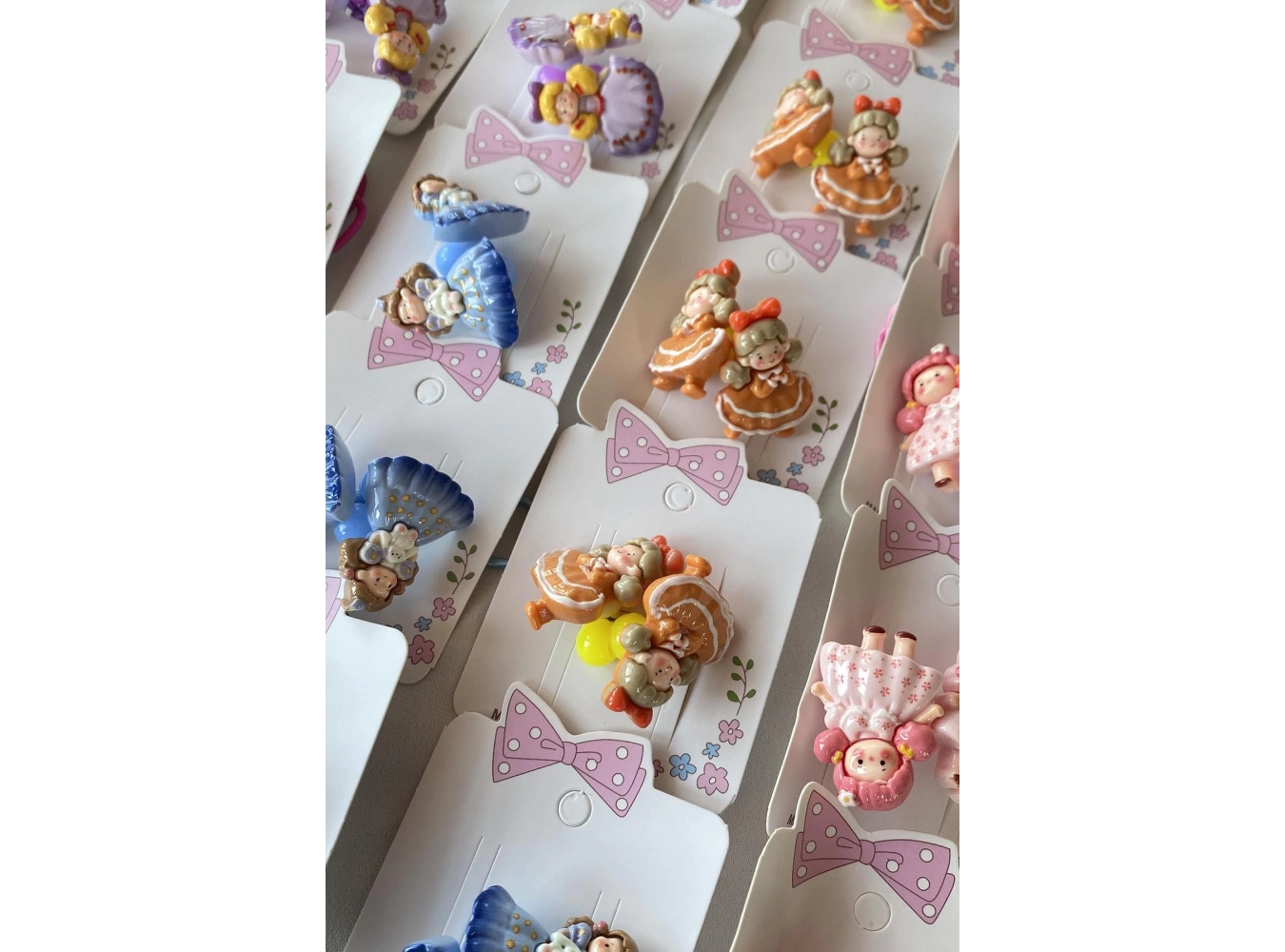 20li Karışık Renk Kız Çocuğu Figürlü Lastik Toka Set