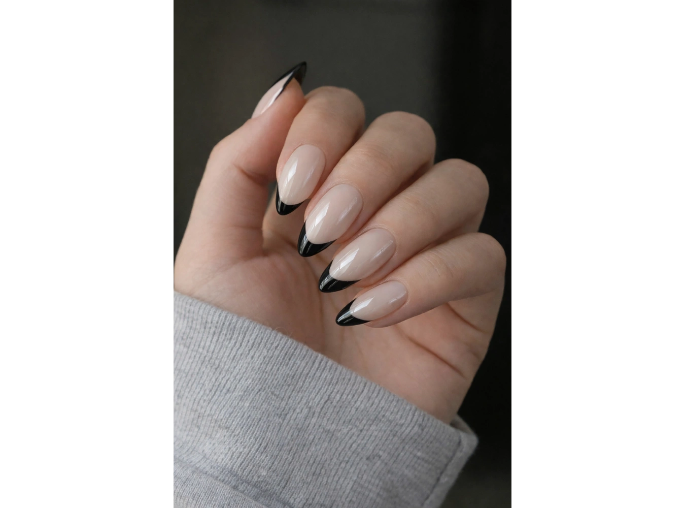 24lü Beyaz Ve Siyah Renk Jel Görünümlü Takma Tırnak (Yapıştırıcılı)