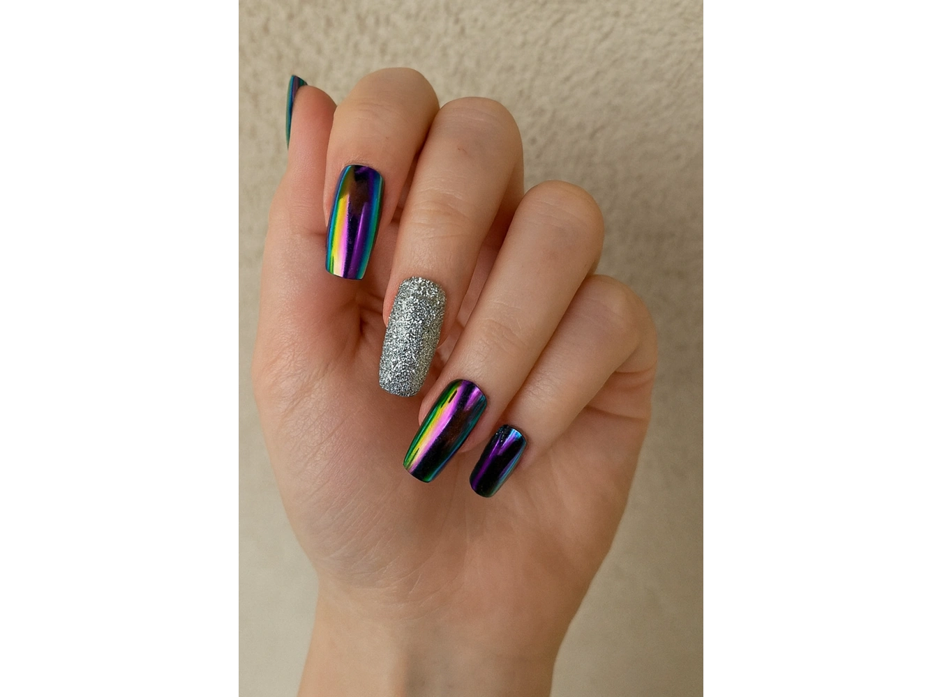 24lü Gümüş Renk Simli Ve Hologramlı Takma Tırnak (Yapıştırıcılı)