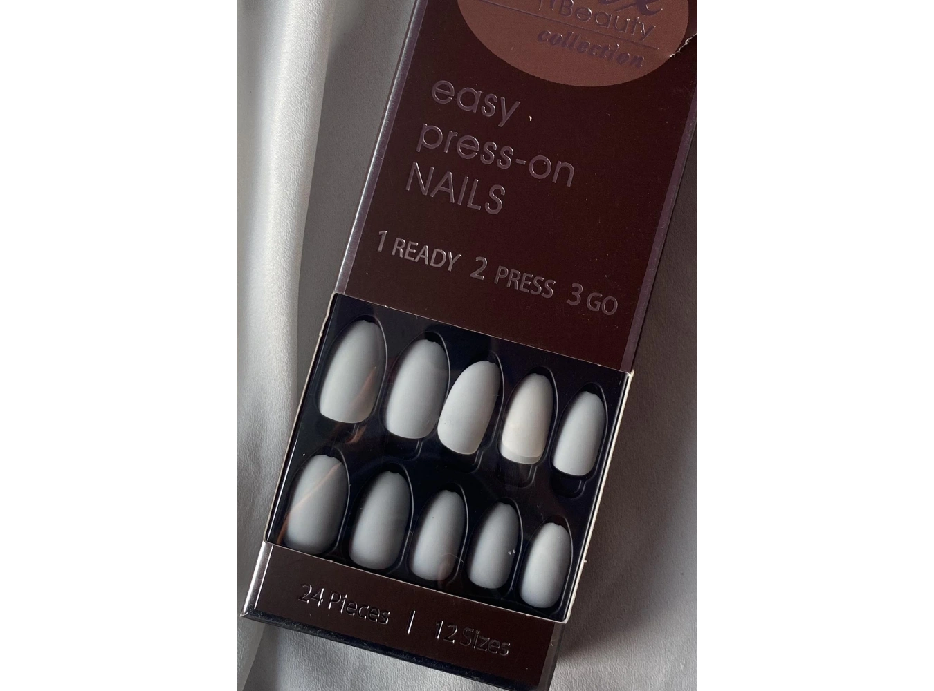 24lü Mat Beyaz Renk Takma Tırnak Seti