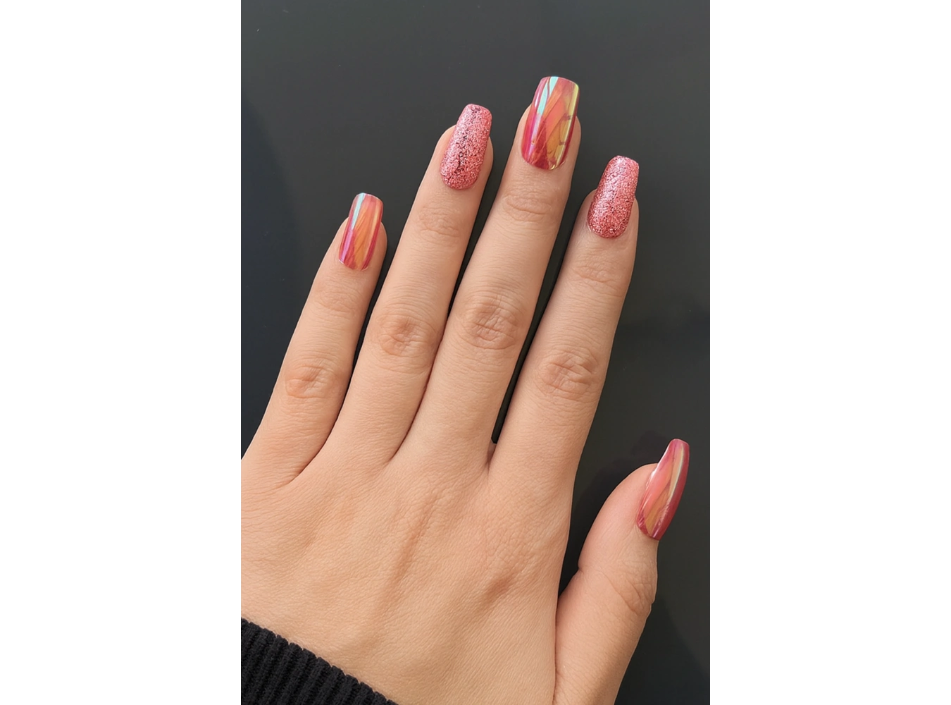 24lü Pembe Renk Simli Ve Hologramlı Takma Tırnak (Yapıştırıcılı)