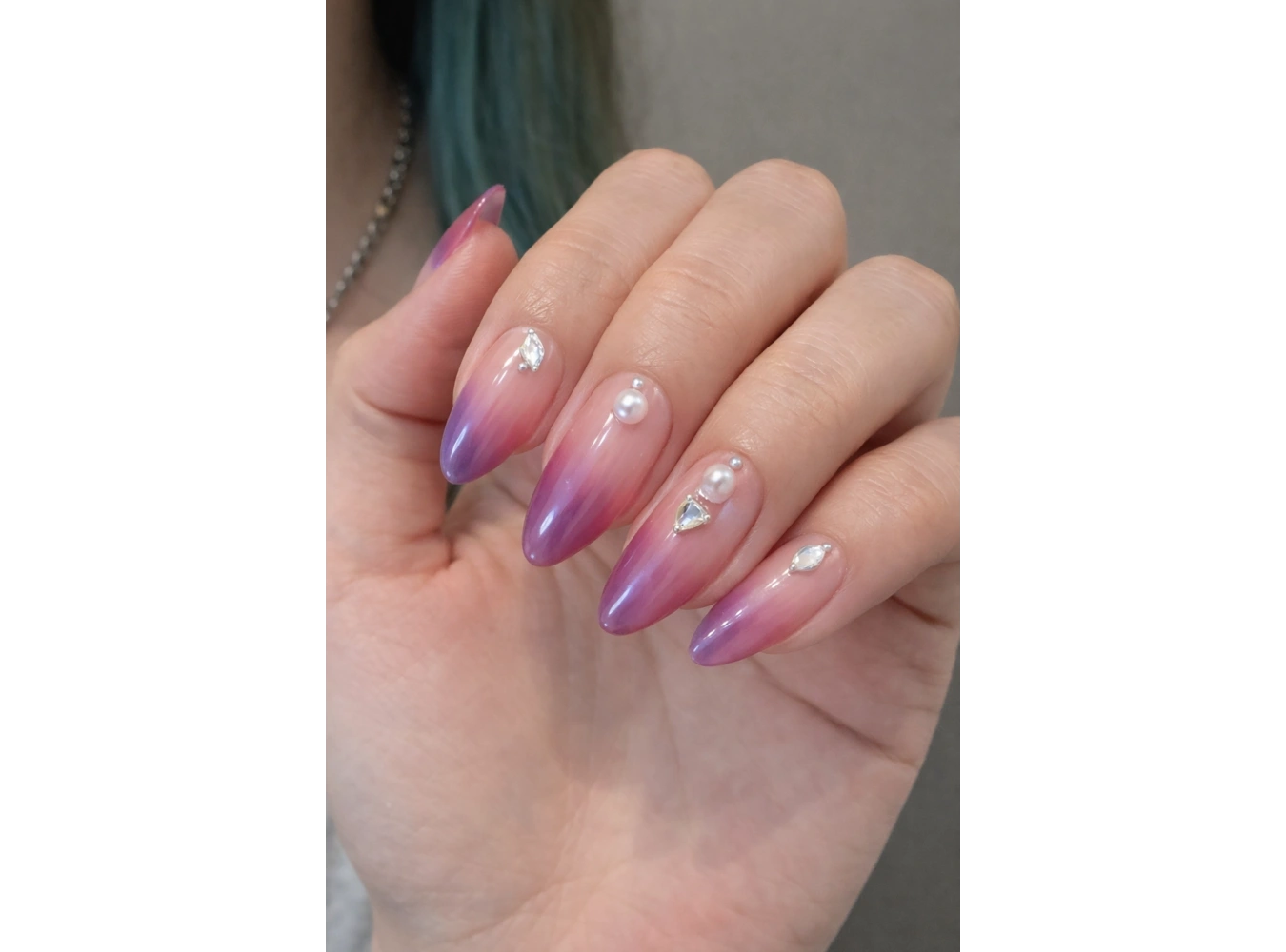 24lü Pudra Ve Pembe Renk Jel Görünümlü Takma Tırnak (Yapıştırıcılı)