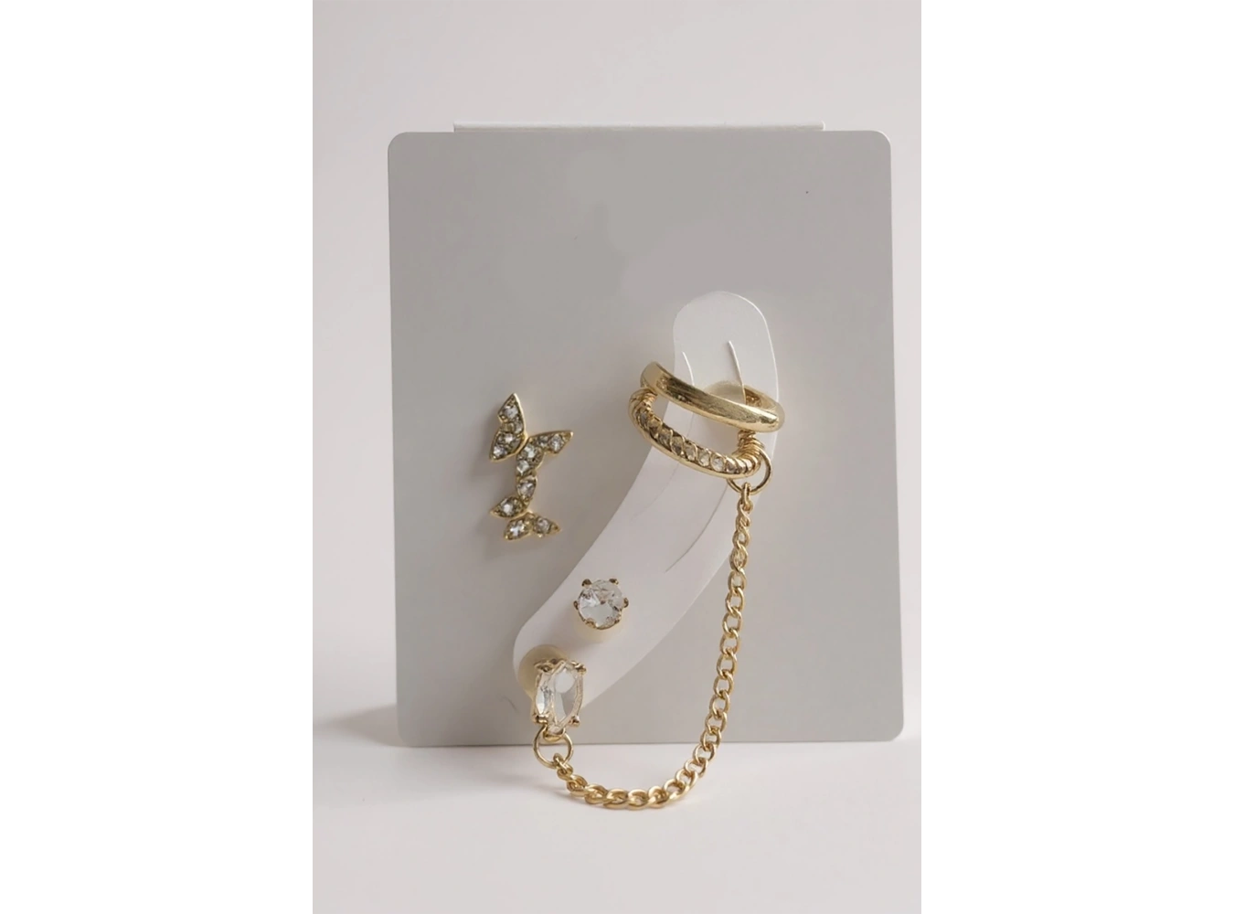 4lü Altın Renk Kelebek Figürlü Taş Detaylı Küpe Set