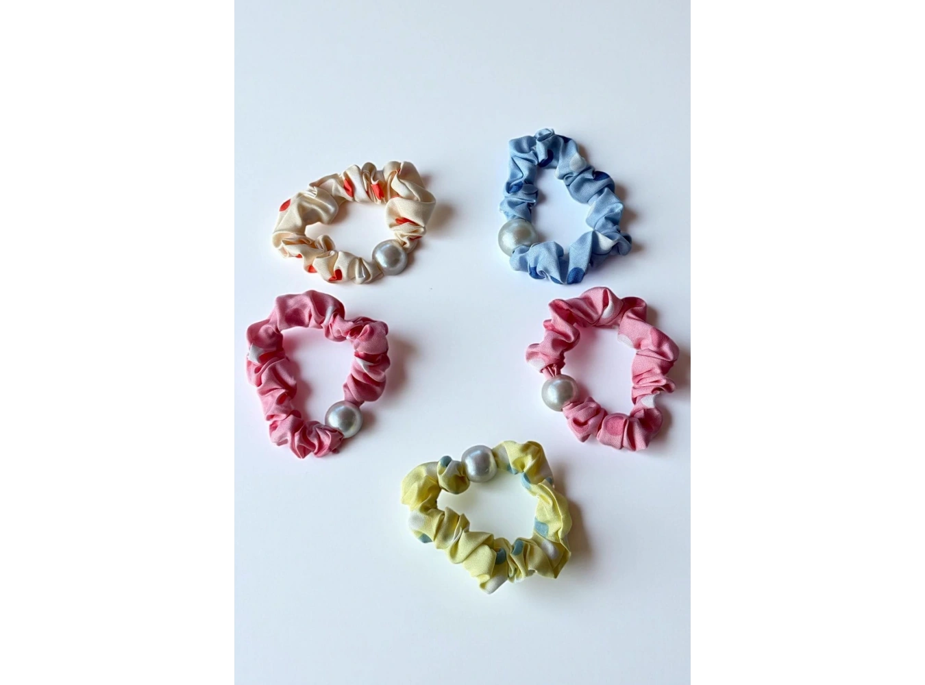 5li Karışık Renk İnci Detaylı Lastik Toka Set