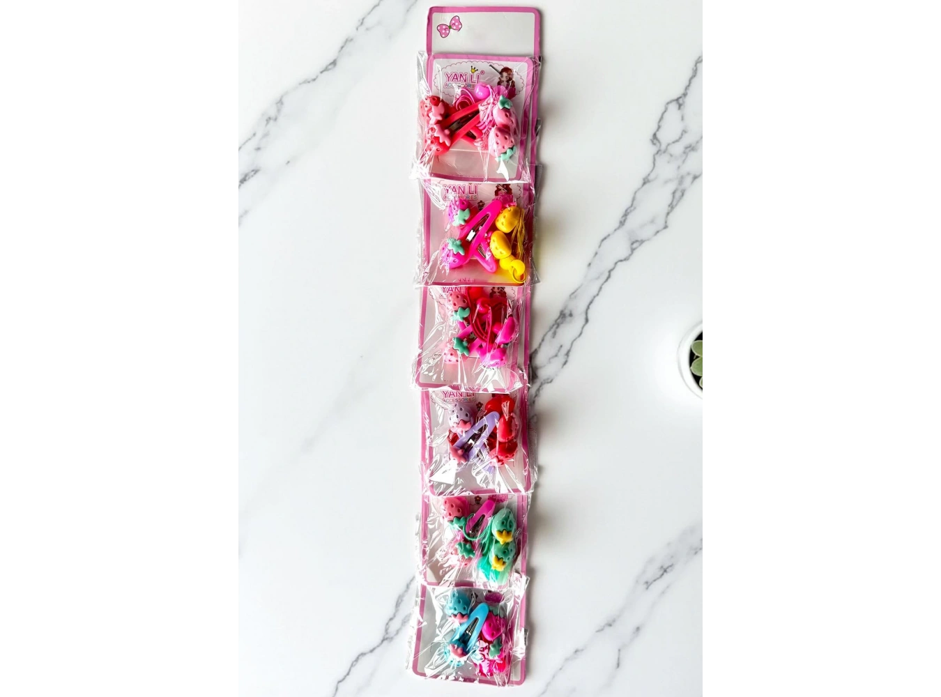 6lı Karışık Renk Çilek Figürlü Lastik Toka Ve Yan Toka Set