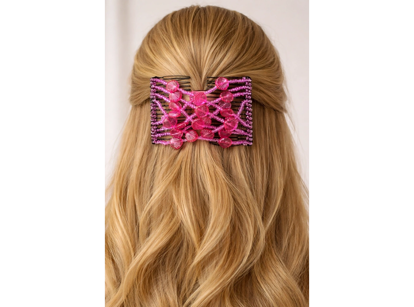 Koyu Pembe Renk Deniz Kabuğu Figürlü Tel Tarak Toka