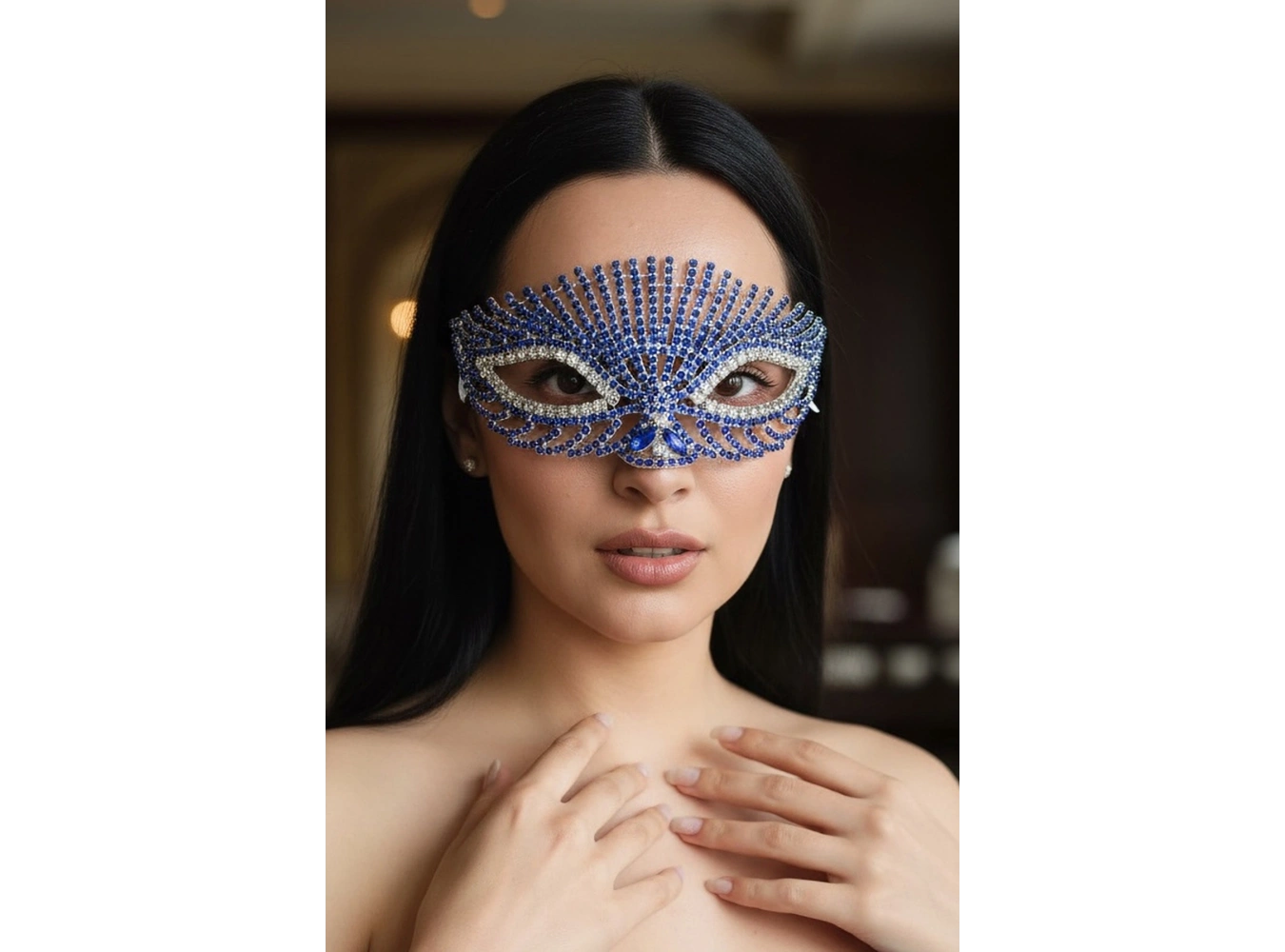 Gümüş Renk Mavi Taş Detaylı Tasarım Parti Maskesi
