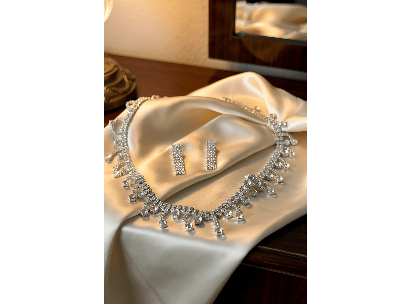 Gümüş Renk Taş Detaylı Abiye Set